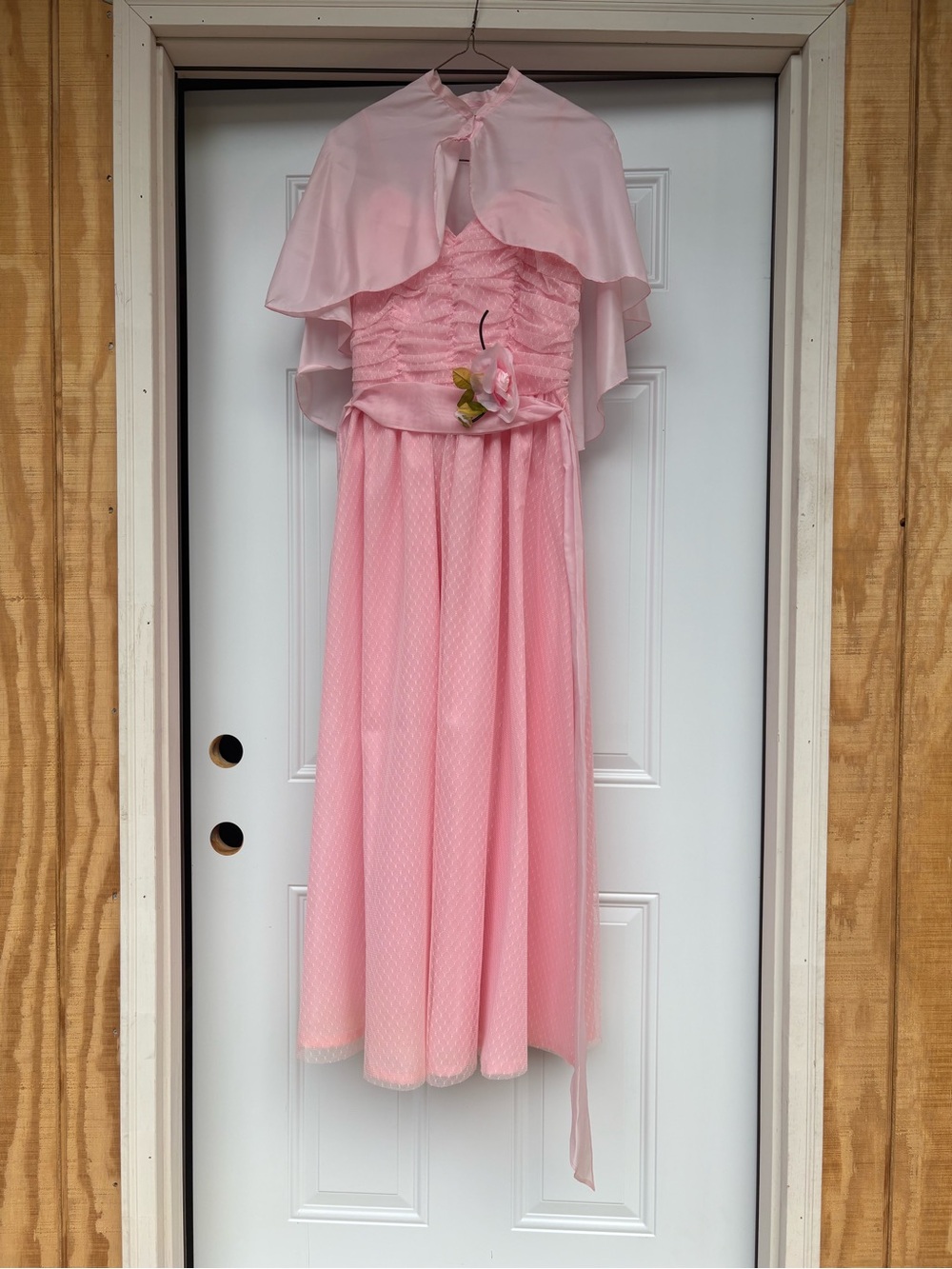 Women’s vintage Vicky Vaughn junior Pink Flutter Cape prom dress